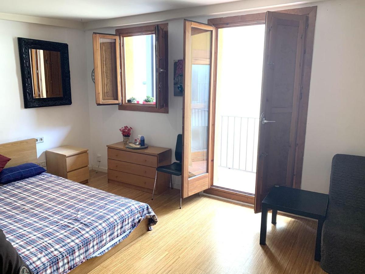 Apartment Next To Ramblas Barcelona Eksteriør bilde